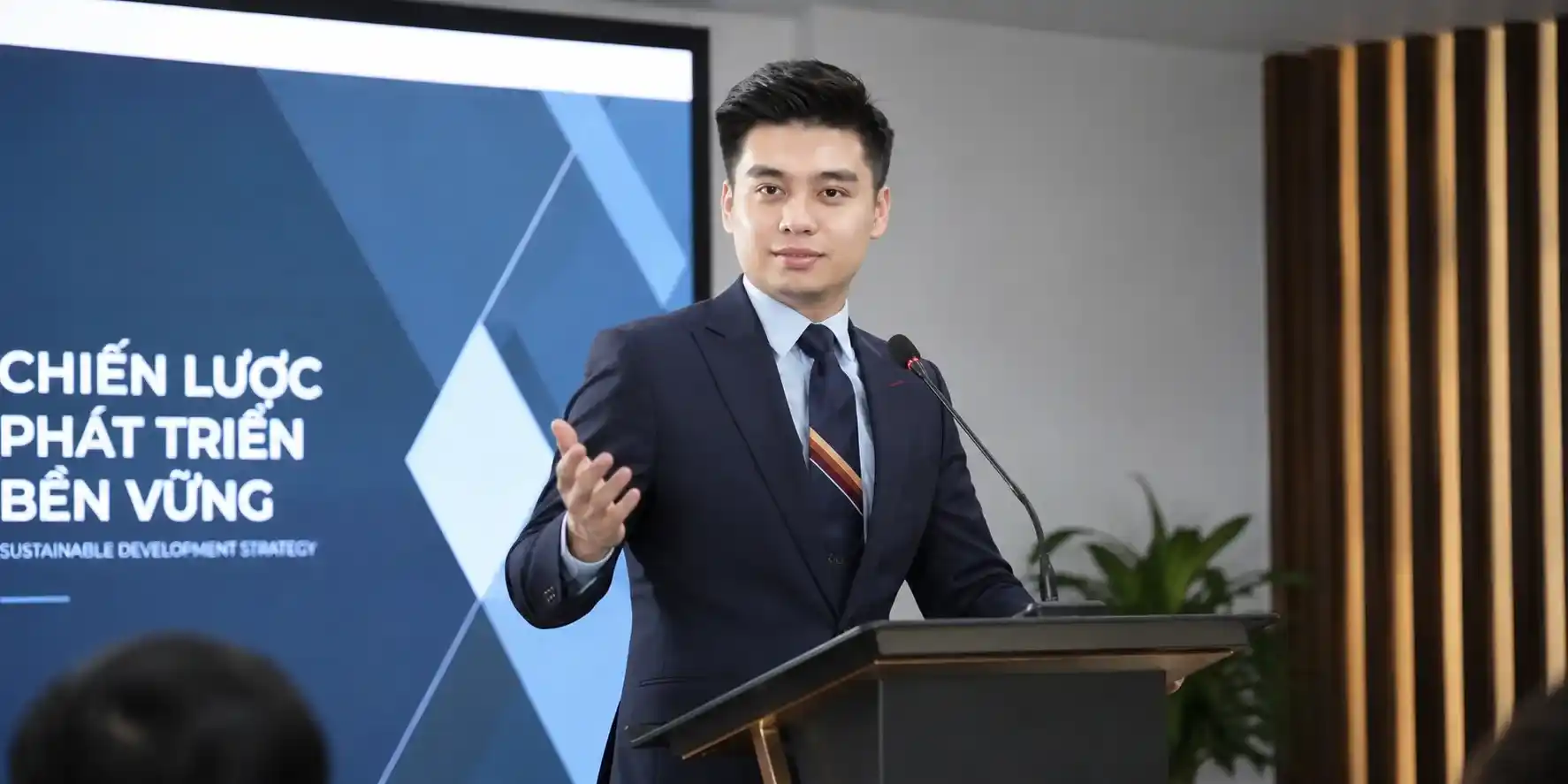CEO Quang Toro